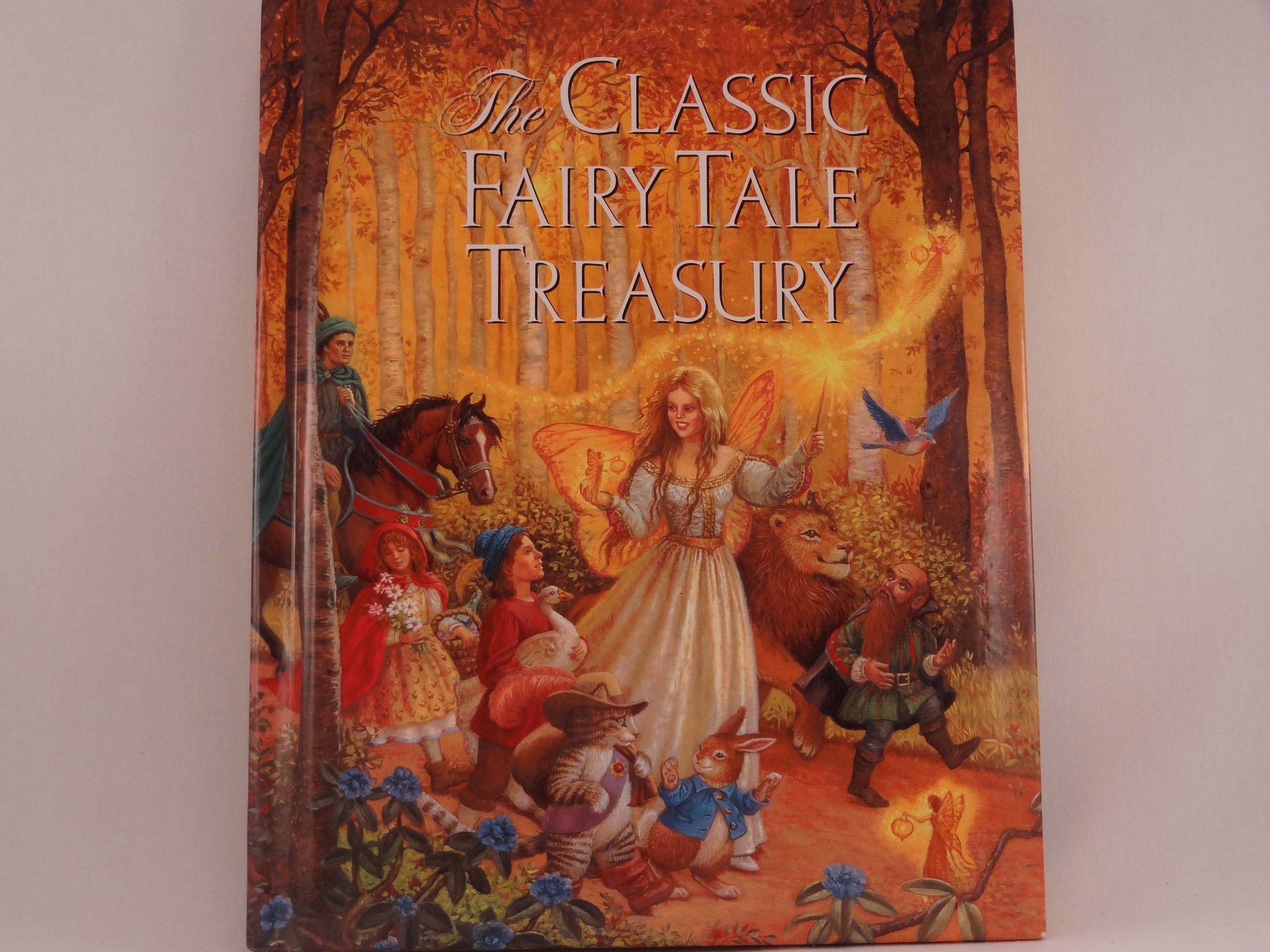 Amazon.co.jp: Classic Fairy Tale Treasury : 洋書